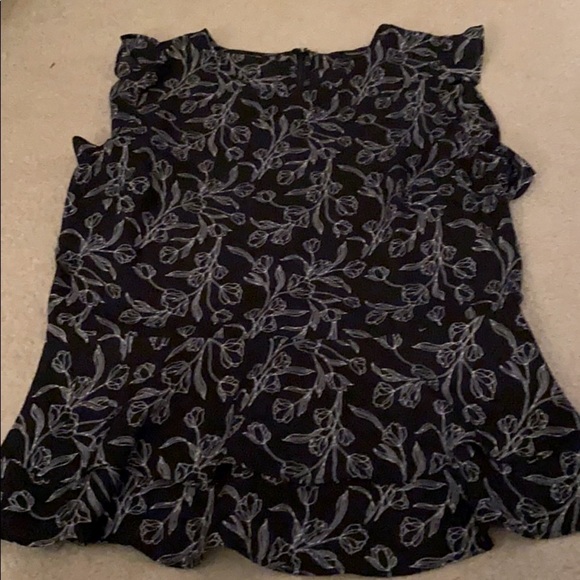 Banana Republic Size 8 Flowered Ruffled Top - Picture 4 of 6